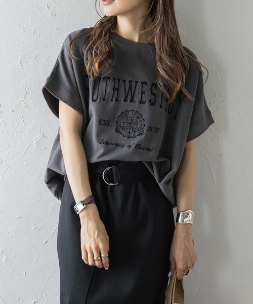 Bonjour Sagan tシャツ カレッジ刺繍ピグメントスウェットTシャツ レディース - 画像 (3)