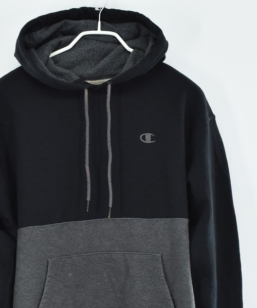 Champion パーカー 「ヴィンテージ古着」Champion 目つき ロゴ刺繍 切り返し スウェットパーカー メンズ レディース - 画像 (2)