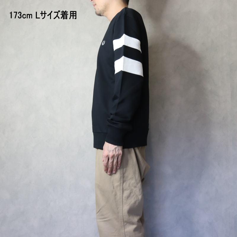 FRED PERRY 交換送料片道無料 フレッドペリー ティップド スリーブ スウェットシャツ TIPPED SLEEVE SWEATSHIRT M5544 102 ブラック - 画像 (3)